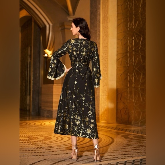 Gold Argyle Print Contrasts Tape Split Cuff Belted Kaftan - Picture 5 of 6